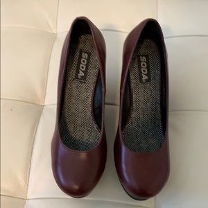 Soda tall maroon wedges